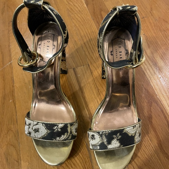 Ted Baker Platform Heels Gold/Black - Picture 4 of 4